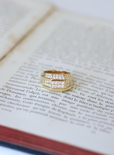 53 Bague jonc en or jaune et diamants 58 Facettes