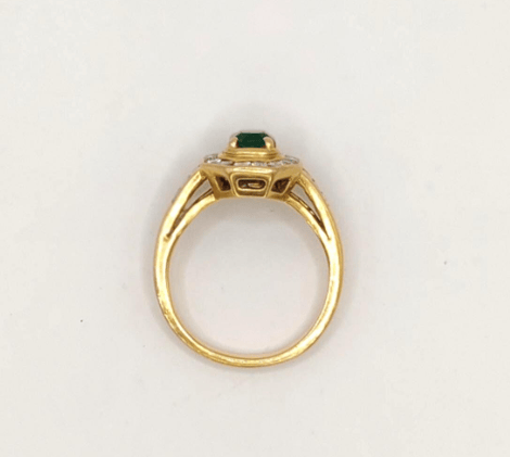 Bague 53 Bague en or jaune 18K, émeraude et diamants 58 Facettes 245
