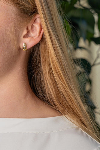 Boucles d'oreilles dormeuses en or jaune et diamants 58 Facettes 5779684CN