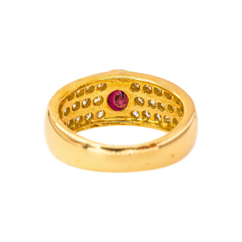 51 Bague en or jaune, rubis et diamants 58 Facettes 5660363CN