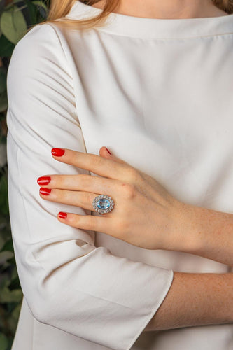 55 Bague Pompadour en or blanc, topaze et diamants 58 Facettes 4423009CN