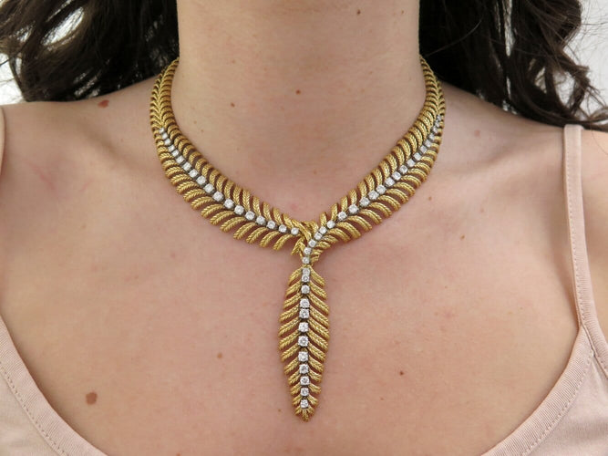 Boucheron Plume de Paon - Collier en or jaune et diamants 58 Facettes 275835