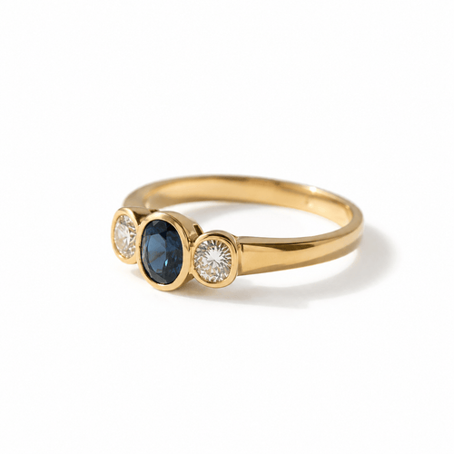 52 Bague en or jaune avec saphir et diamants 58 Facettes 1.0001091/1