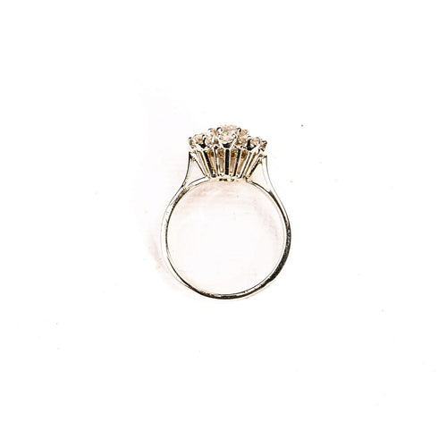 48.5 Bague marguerite en or blanc, platine et diamants 58 Facettes LMB-373