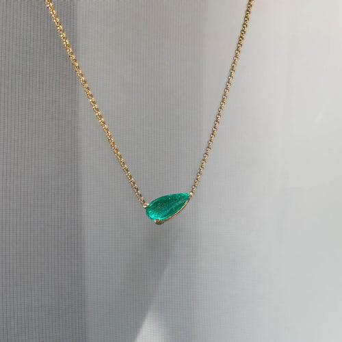 Collier en or jaune 18K et émeraude poire 58 Facettes GPD1022YG