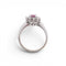 51 Bague en or blanc 18K avec rubis et diamants 58 Facettes E60
