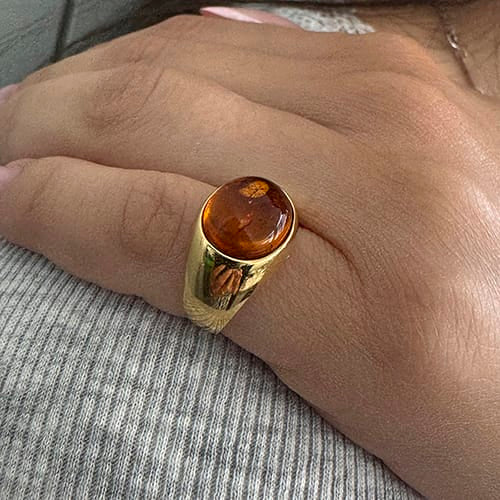 https://ledial.it/app/uploads/2026/07/40118-anello-oro-ambra-cabochon_51.jpg