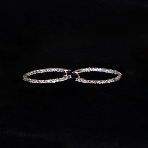 Embrace - Boucles d'oreilles créoles en or blanc 18K et diamants 58 Facettes GER1004WG