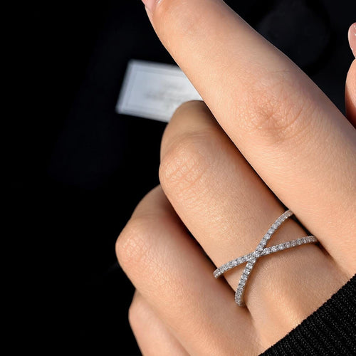 53 One of A Kind - Bague croix en or blanc et diamants 58 Facettes GBR1041WG