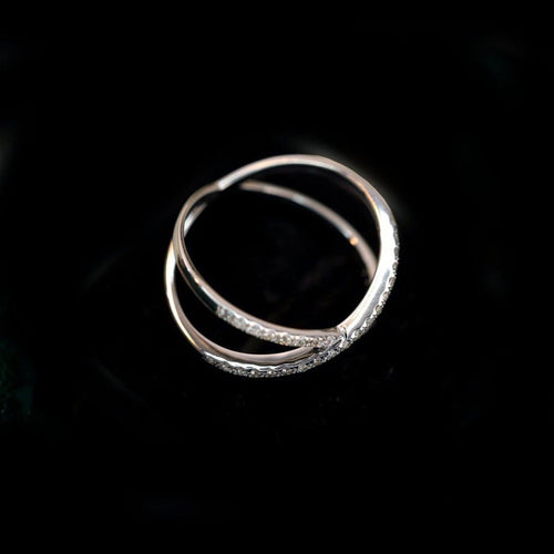 53 One of A Kind - Bague croix en or blanc et diamants 58 Facettes GBR1041WG