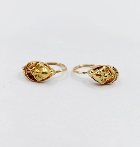 Dormeuses victoriennes en or 18k décorées de fleurs 58 Facettes A07569