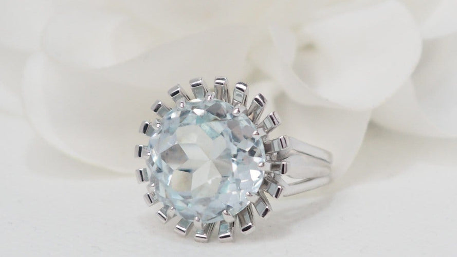 58 Bague vintage en or blanc et aigue-marine 58 Facettes 32325
