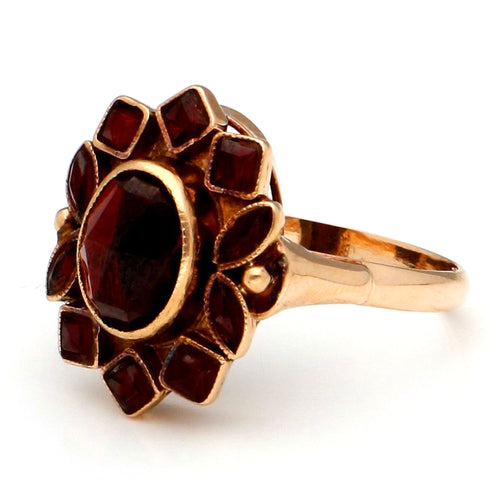 53 Bague cluster vintage en or 14 carats et grenats 58 Facettes 34A4CD3F195D43198092CF226798D009