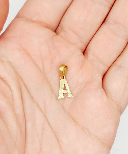Pendentif lettre A vintage en or 18k 58 Facettes A07573