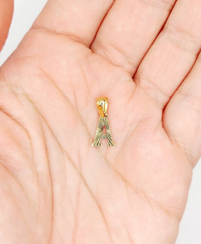 Pendentif lettre A vintage en or 18k 58 Facettes A07574