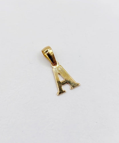 Pendentif lettre A vintage en or 18k 58 Facettes A07574