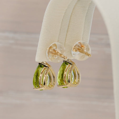Boucles d'oreilles Green Radiance - Parure en or jaune 14 kt, péridots et diamants 58 Facettes S001
