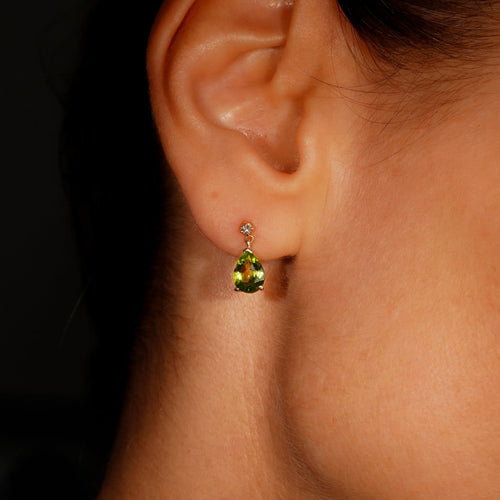 Boucles d'oreilles Green Radiance - Parure en or jaune 14 kt, péridots et diamants 58 Facettes S001