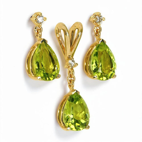 Boucles d'oreilles Green Radiance - Parure en or jaune 14 kt, péridots et diamants 58 Facettes S001
