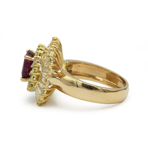 53 Bague ballerine en or jaune 18K, diamants baguette et rubis 58 Facettes SA019
