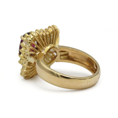 53 Bague ballerine en or jaune 18K, diamants baguette et rubis 58 Facettes SA019