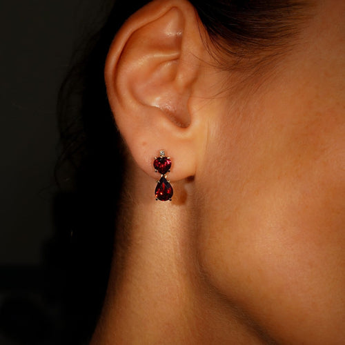 Boucles d'oreilles Parure boucles d’oreilles et pendentif en or jaune, grenats et diamants 58 Facettes S002