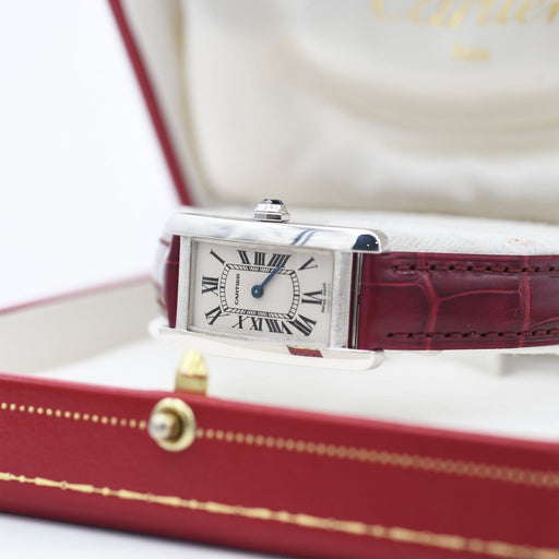 Cartier Tank Américaine - Montre 1713 en or blanc 58 Facettes 348C26_M