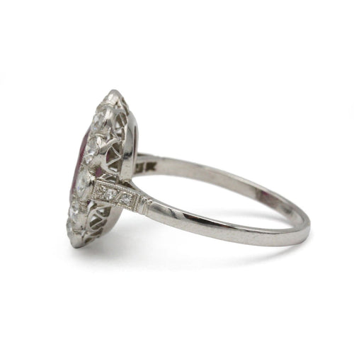 54 Bague pompadour en platine 950, rubis birman non chauffé et diamants 58 Facettes SA020
