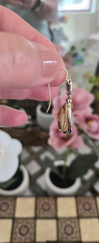 Boucles d'oreilles Boucles d'oreilles vintage en or blanc et jaune 18 ct, perles et diamants 58 Facettes 1