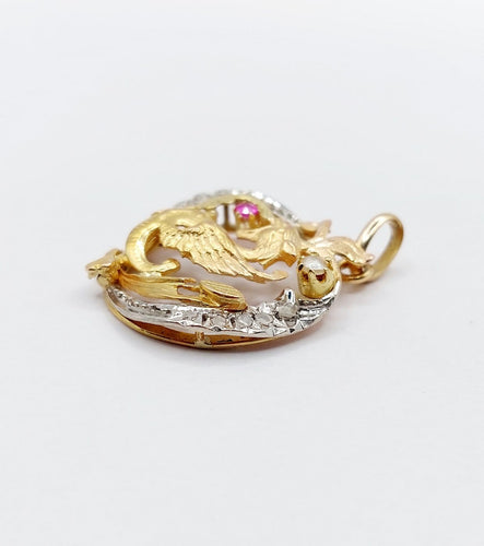 Pendentif chimère en or rose, platine, diamants, perle et rubis 58 Facettes A07495