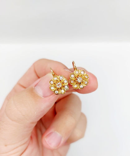 Dormeuses marguerite antiques en or rose 18k, diamants et perles 58 Facettes A07489