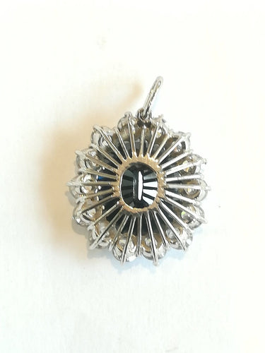 Pendentif marguerite en or blanc, saphir et diamants 58 Facettes 01375
