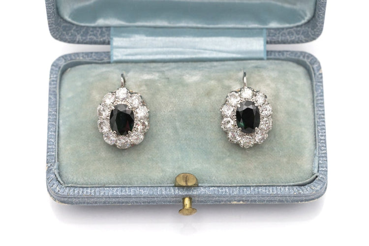 Boucles d'oreilles en or blanc, saphirs et diamants 58 Facettes 13489