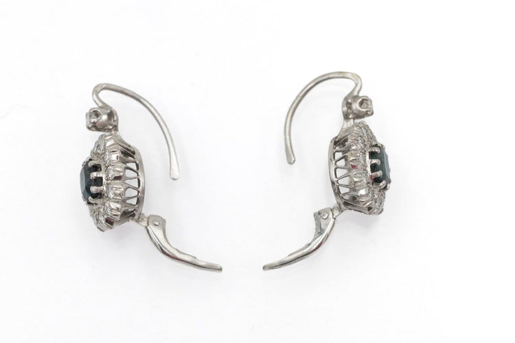 Boucles d'oreilles en or blanc avec saphirs et diamants 58 Facettes 13490