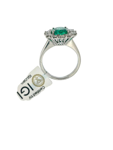 55 Bague Halo en or blanc avec émeraude et diamants 58 Facettes A2084