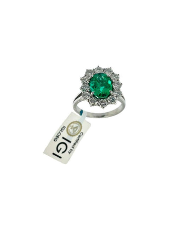 55 Bague Halo en or blanc avec émeraude et diamants 58 Facettes A2084