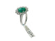 55 Bague Halo en or blanc avec émeraude et diamants 58 Facettes A2084