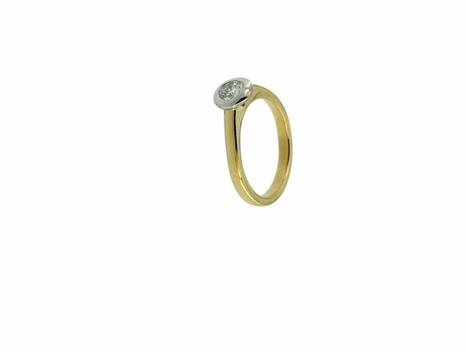 54 Bague solitaire HRD en or jaune et blanc avec diamant 58 Facettes A1909