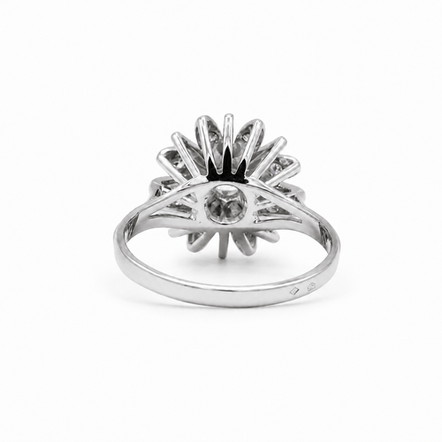 55 Bague marguerite en or blanc et diamants 58 Facettes 1.0001426/1