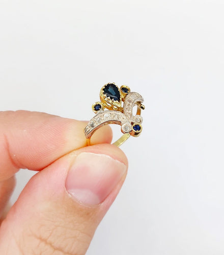 51 Bague duchesse en or 18k, argent, saphirs et diamants 58 Facettes A07447