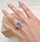 53 Bague marguerite en or blanc, saphir de Ceylan et diamants 58 Facettes CV-087