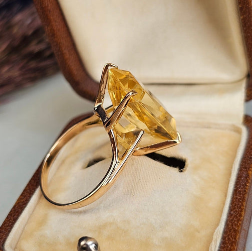Bague 56.5 Bague cocktail vintage en or rose 18 carats et citrine 58 Facettes 681