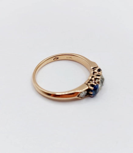 54.5 Bague antique en or rose 14K, diamant taille ancienne et saphirs 58 Facettes A07419
