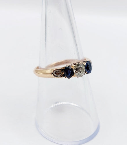 54.5 Bague antique en or rose 14K, diamant taille ancienne et saphirs 58 Facettes A07419