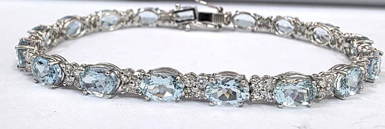 Bracelet Bracelet tennis en or blanc 18 ct avec aigue-marine et diamants 58 Facettes 451/26 D