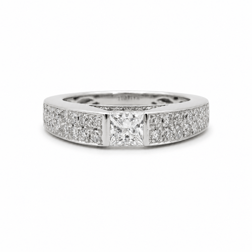 51 Bague en or blanc et diamants 1,20 carat 58 Facettes 1.0001572/1