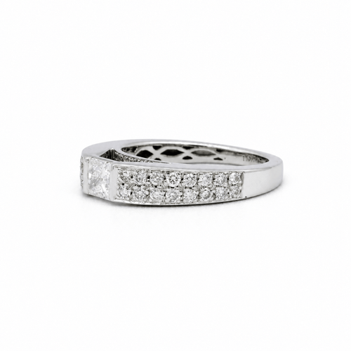 51 Bague en or blanc et diamants 1,20 carat 58 Facettes 1.0001572/1
