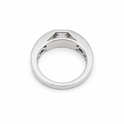 51 Bague en or blanc et diamants 1,20 carat 58 Facettes 1.0001572/1