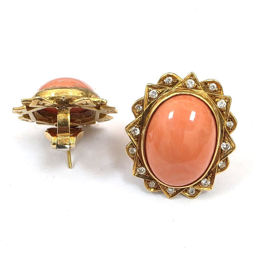 Boucles d'oreilles en or jaune 18 kt, corail rose et diamants 58 Facettes 442/26 E 246/26