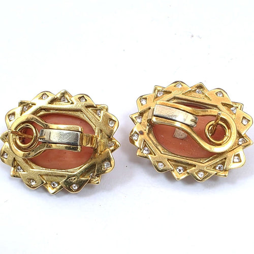 Boucles d'oreilles en or jaune 18 kt, corail rose et diamants 58 Facettes 442/26 E 246/26